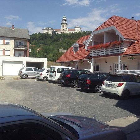 Pannon Panzio Restaurant Hotel Pannonhalma Exterior foto