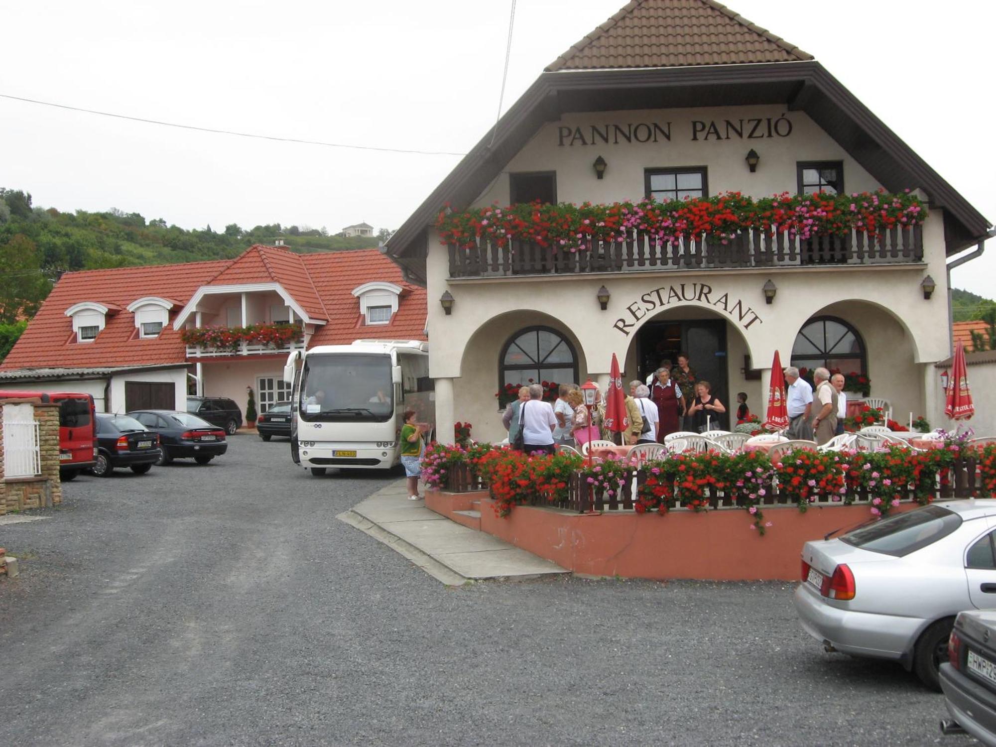 Pannon Panzio Restaurant Hotel Pannonhalma Exterior foto