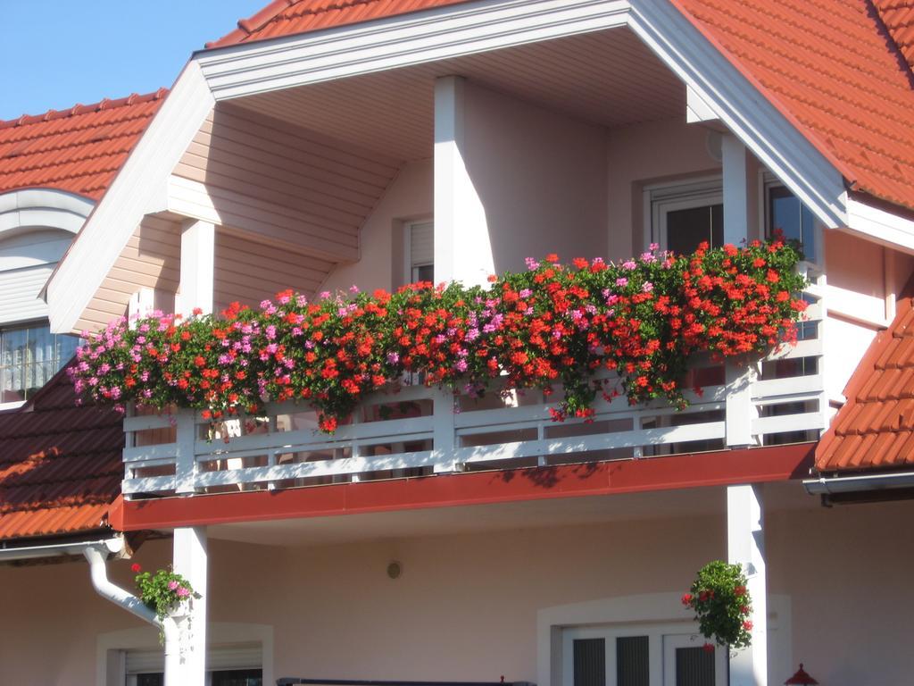 Pannon Panzio Restaurant Hotel Pannonhalma Exterior foto